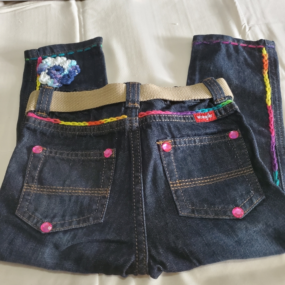 Wrangler embroidered jeans. Size 2T. New.
